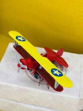 4 Collectors Mini Biplanes